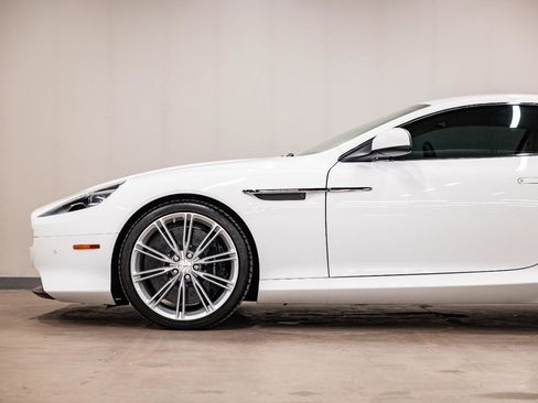 Used 2012 Aston Martin Virage Coupe image 20