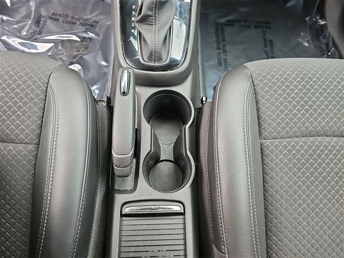 Used 2022 Buick Encore Preferred image 31