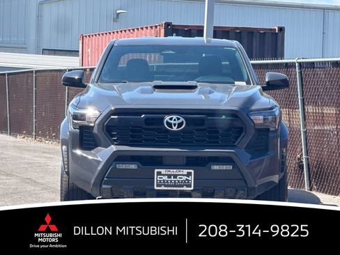 Used 2025 Toyota Tacoma TRD Sport AWD/4WD image 9