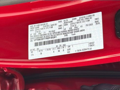 Used 2024 Ford F350 Platinum w/ FX4 Off-Road Package image 43