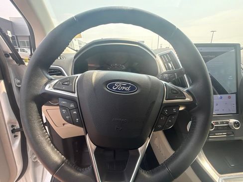 Used 2024 Ford Edge Titanium AWD/4WD image 18