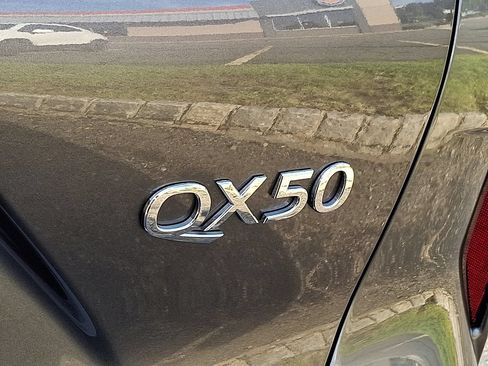 Used 2025 INFINITI QX50 Luxe AWD/4WD image 32