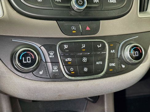 Used 2025 Chevrolet Malibu LT FWD image 14