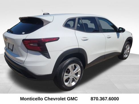 Used 2024 Chevrolet Trax LS FWD image 7
