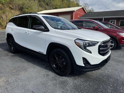 Used 2021 GMC Terrain SLT w/ Elevation Edition image 3