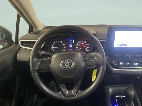 Used 2025 Toyota Corolla LE image 14