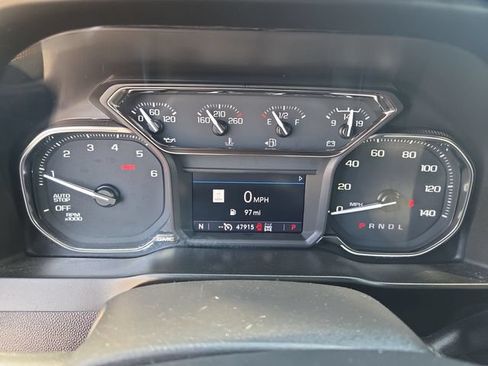 Used 2021 GMC Sierra 1500 AT4 w/ AT4 Preferred Package AWD/4WD image 3