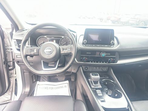 Used 2024 Nissan Rogue SV w/ SV Premium Package image 15