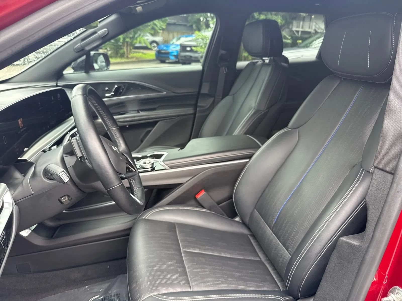 Used 2024 Cadillac Lyriq Sport RWD image 12