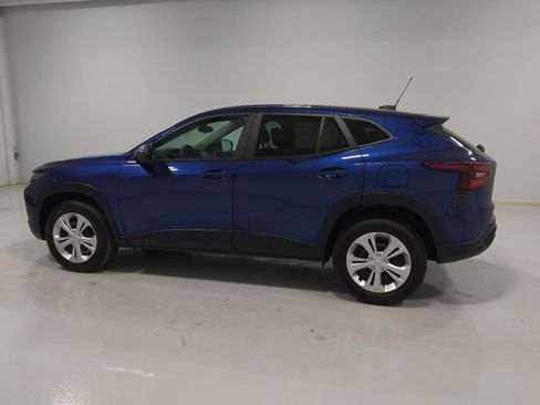 Used 2024 Chevrolet Trax LS FWD image 3