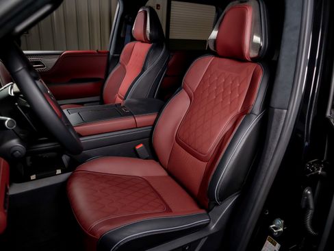 Used 2025 INFINITI QX80 Autograph w/ Autograph Exterior Package image 4