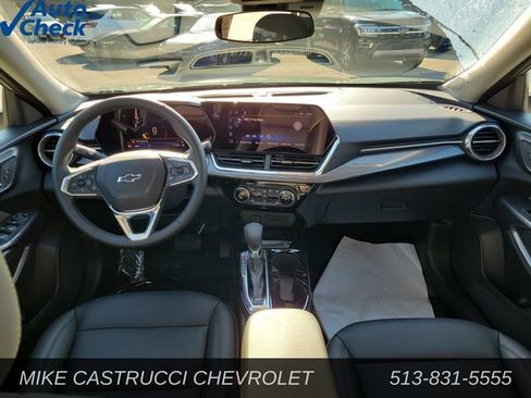 Used 2025 Chevrolet Trax ACTIV w/ Sunroof Package FWD image 10