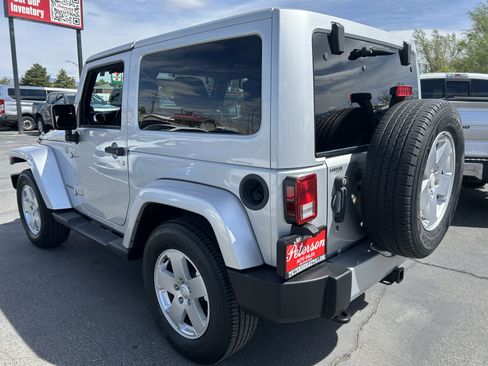 Used 2011 Jeep Wrangler Sahara w/ Connectivity Group image 5