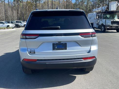 New 2026 Jeep Grand Cherokee Altitude AWD/4WD image 6