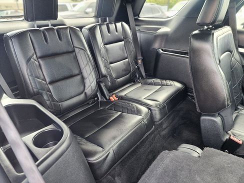 Used 2018 Ford Explorer Platinum AWD/4WD image 32