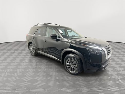 New 2025 Nissan Pathfinder SV image 2