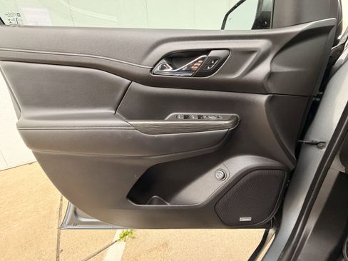 Used 2020 GMC Acadia SLT w/ Trailering Package image 30