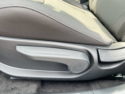 Used 2025 Hyundai Elantra Sport FWD image 39