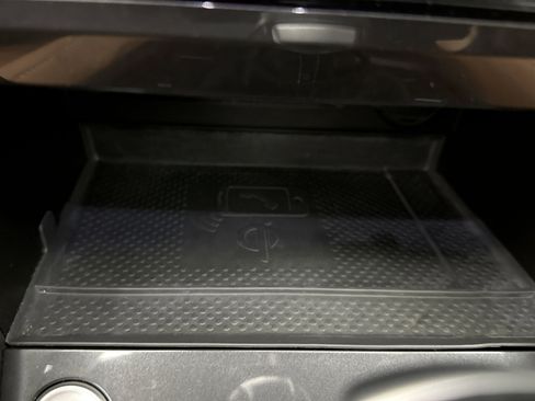 Used 2024 Volkswagen Tiguan SE R-Line image 16