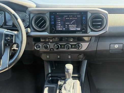 Used 2017 Toyota Tacoma TRD Off-Road w/ Tow Package (A/T) AWD/4WD image 12