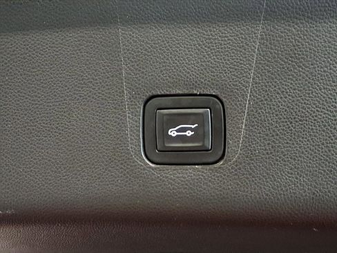 Used 2018 Chevrolet Traverse Premier w/ Driver Confidence II Package image 7