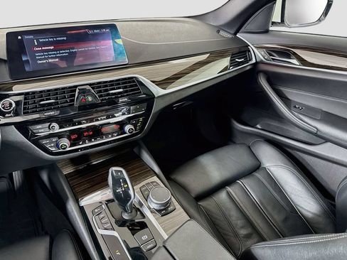 Used 2018 BMW 530i xDrive AWD/4WD image 23