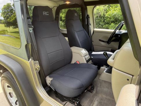 Used 2003 Jeep Wrangler X AWD/4WD image 17