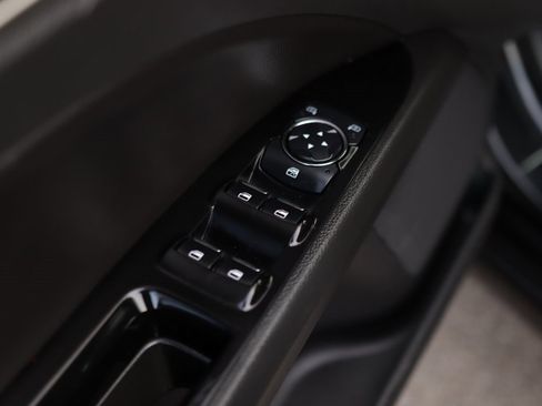 Used 2014 Ford Fusion SE w/ Equipment Group 202A image 21