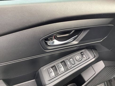 Used 2023 Honda Accord LX image 10