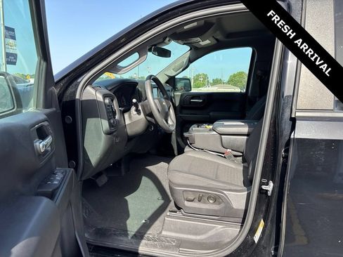 Used 2024 Chevrolet Silverado 1500 Custom w/ LPO, Dark Essentials Package AWD/4WD image 5