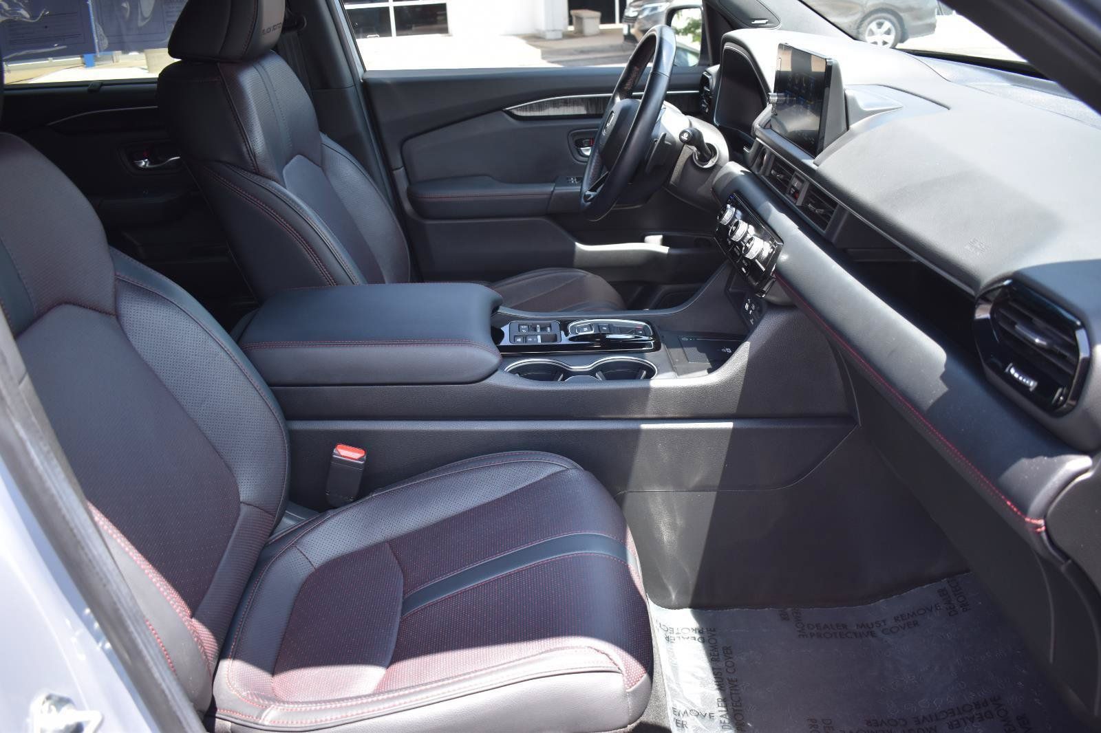 Used 2025 Honda Pilot Black Edition image 15