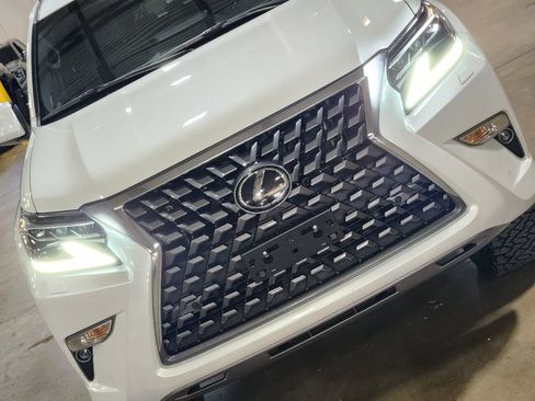 Used 2023 Lexus GX 460 Premium AWD/4WD image 19