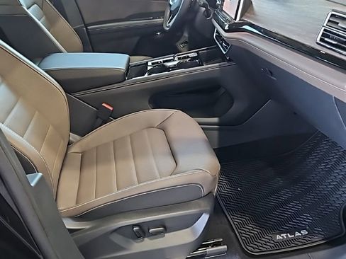 New 2026 Volkswagen Atlas SEL AWD/4WD image 14