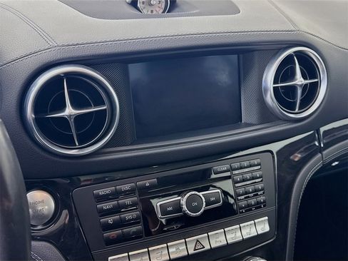 Used 2015 Mercedes-Benz SL 550 image 13