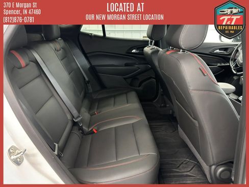 Used 2024 Chevrolet Trax RS w/ Sunroof Package FWD image 32
