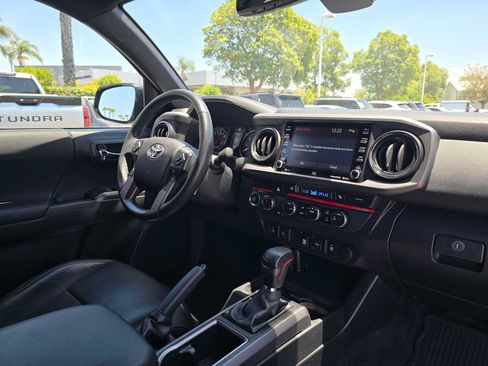 Used 2021 Toyota Tacoma TRD Pro AWD/4WD image 11