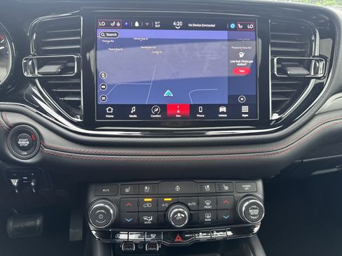 Used 2024 Dodge Durango GT AWD/4WD image 12
