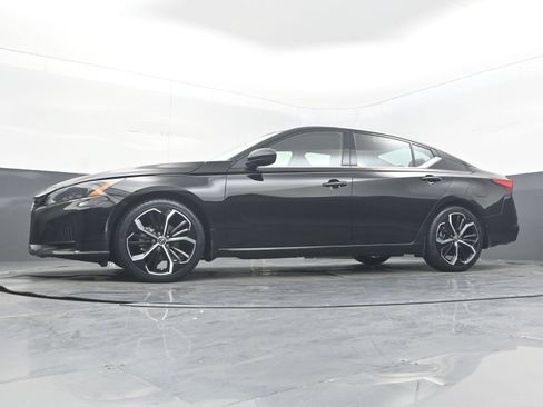 Certified 2023 Nissan Altima 2.5 SR FWD image 26