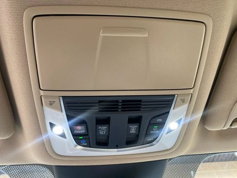 Used 2024 Acura MDX SH-AWD w/ Technology Package image 25