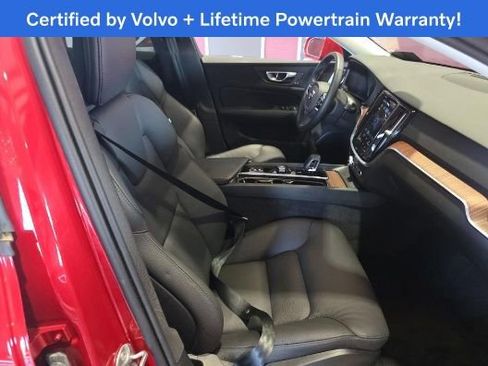 Used 2025 Volvo V60 B5 Cross Country Plus AWD/4WD image 4