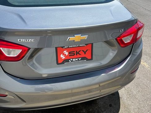 Used 2019 Chevrolet Cruze LT FWD image 8