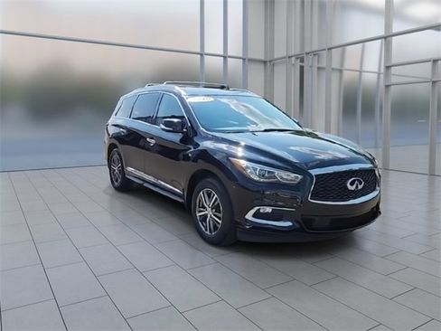 Used 2019 INFINITI QX60 Luxe w/ Essential Package image 2