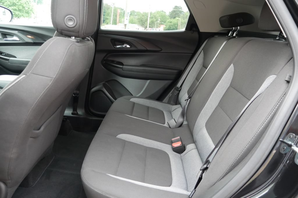 Used 2023 Chevrolet TrailBlazer LT w/ Convenience Package FWD image 11