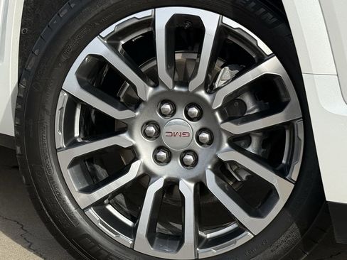 Certified 2023 GMC Acadia Denali w/ Denali Ultimate Package image 9