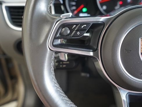 Used 2018 Porsche Macan AWD/4WD image 15