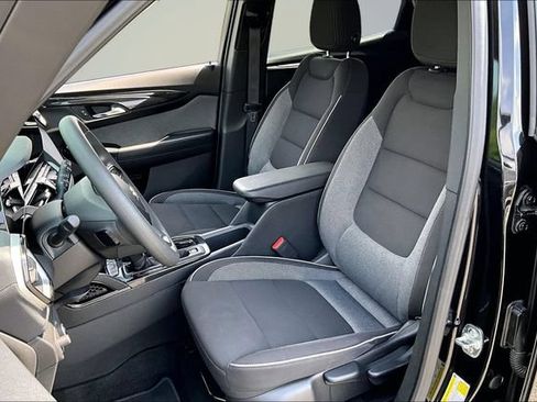 Used 2025 Chevrolet TrailBlazer LT AWD/4WD image 19