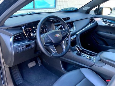 Certified 2025 Cadillac XT5 Premium Luxury FWD image 8