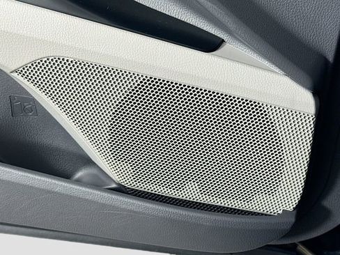 Used 2020 Toyota Camry LE w/ Convenience Package image 14