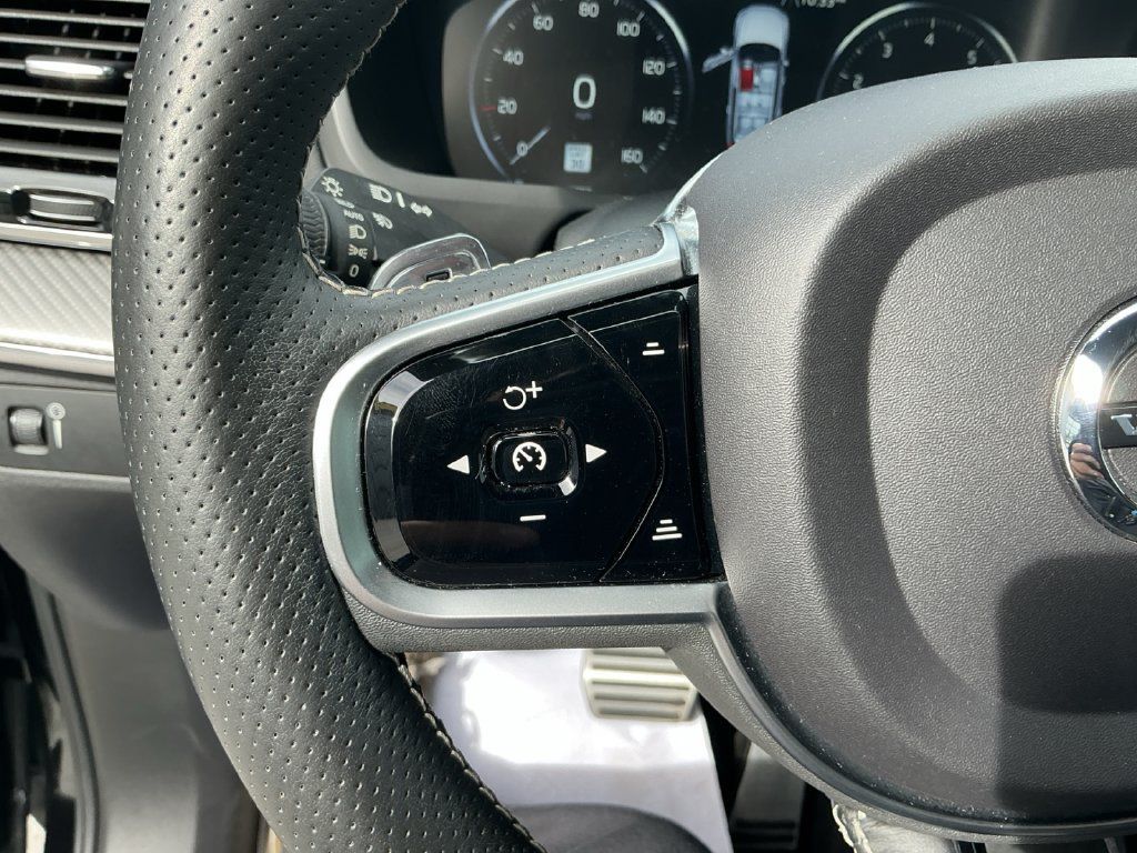 Used 2019 Volvo XC90 T6 R-Design w/ Protection Package AWD/4WD image 29