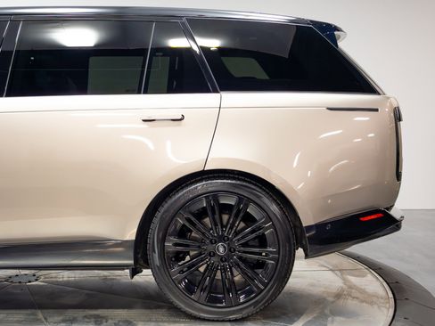 Used 2023 Land Rover Range Rover Long Wheelbase Autobiography AWD/4WD image 51